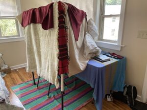 The Tri-Booth Memo with blankets. And a pillow.